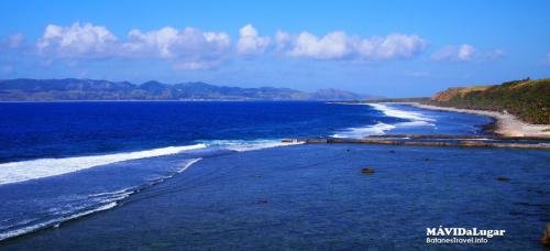 Uyugan Batanes shoreline from Disiay point.